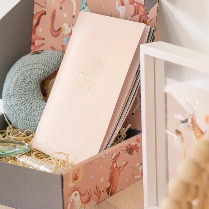 astropsychology gift box, Parenting guide from the stars, including a personalized guide based on astropsychology. An ideal gift for baby showers, birthdays or any other special occasion. Guide from the stars.  